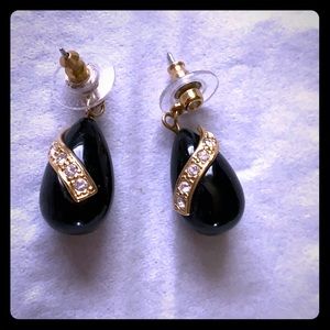 Black and Classy Teardrop earrings